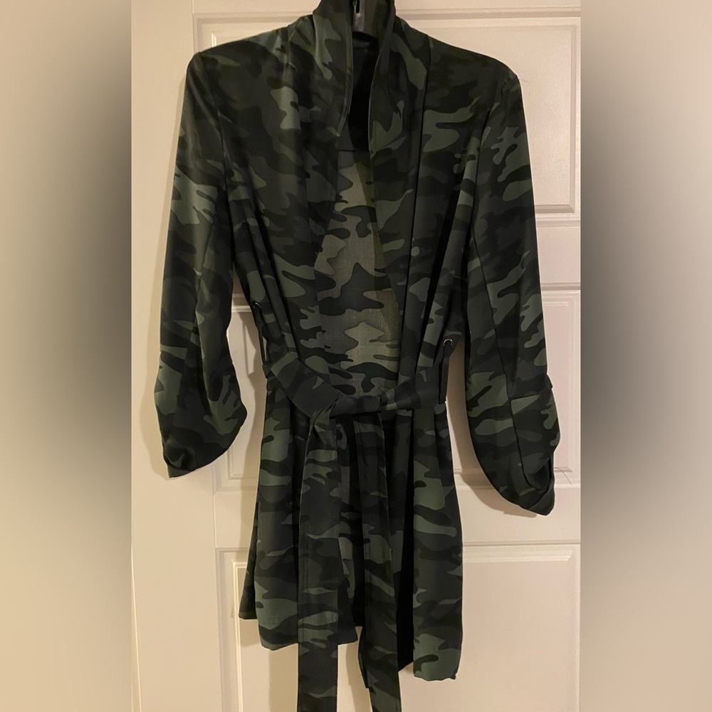 500 Maison Cinqcent Camo Spring Business Casual Waterfall Trench Coat sz small